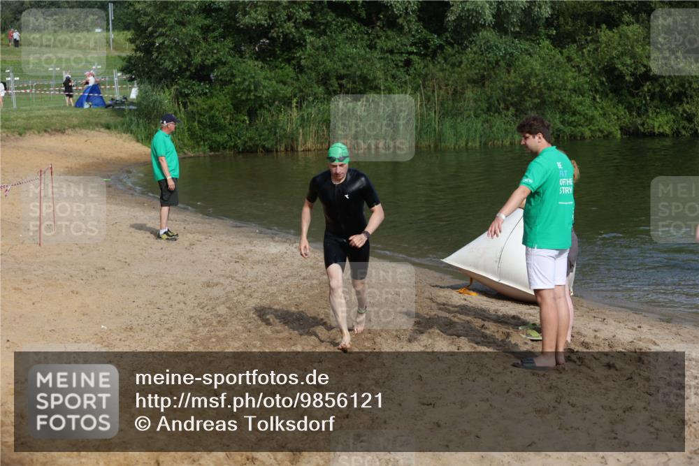 21.06.2026 - 29. Vierlanden-Triathlon Andreas Tolksdorf http://msf.ph/oto/9856121 21.06.2026 08:55:40 Schwimmen 94, 191 meine-sportfotos.de
