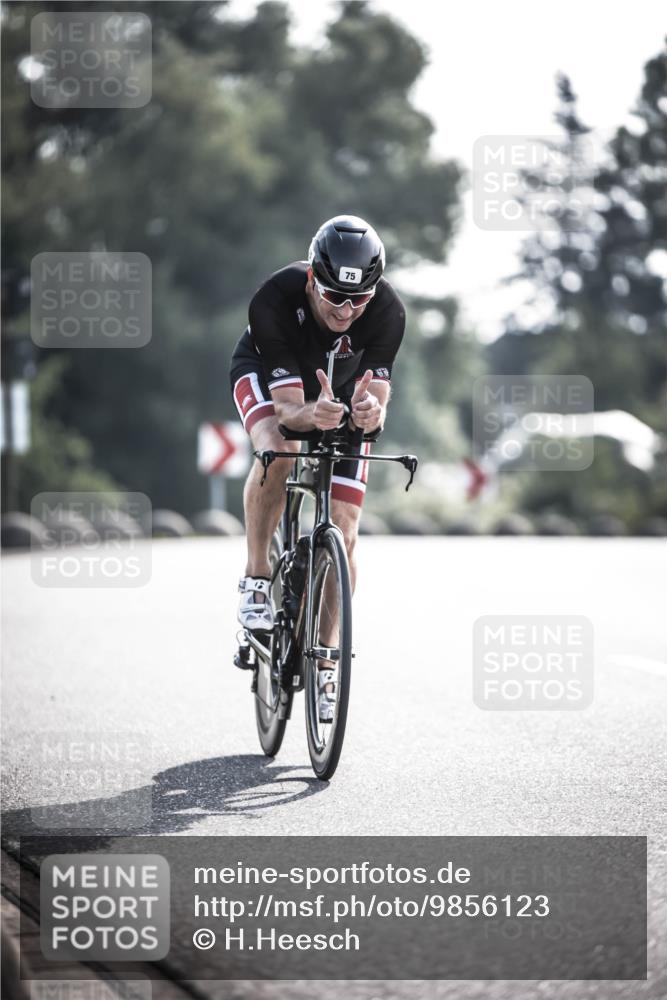 21.06.2026 - 29. Vierlanden-Triathlon H.Heesch http://msf.ph/oto/9856123 21.06.2026 08:58:36 Radfahren 75 meine-sportfotos.de