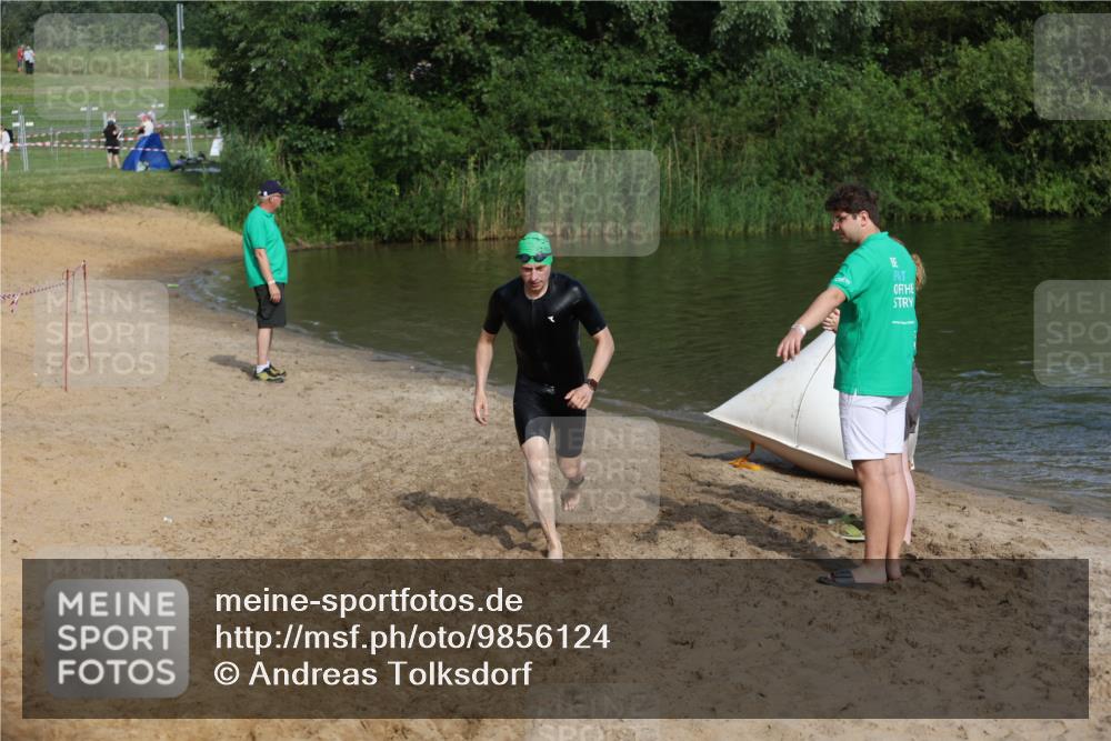 21.06.2026 - 29. Vierlanden-Triathlon Andreas Tolksdorf http://msf.ph/oto/9856124 21.06.2026 08:55:40 Schwimmen 94, 191 meine-sportfotos.de
