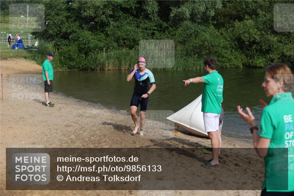 21.06.2026 - 29. Vierlanden-Triathlon Andreas Tolksdorf http://msf.ph/oto/9856133 21.06.2026 08:55:47 Schwimmen 87, 94 meine-sportfotos.de