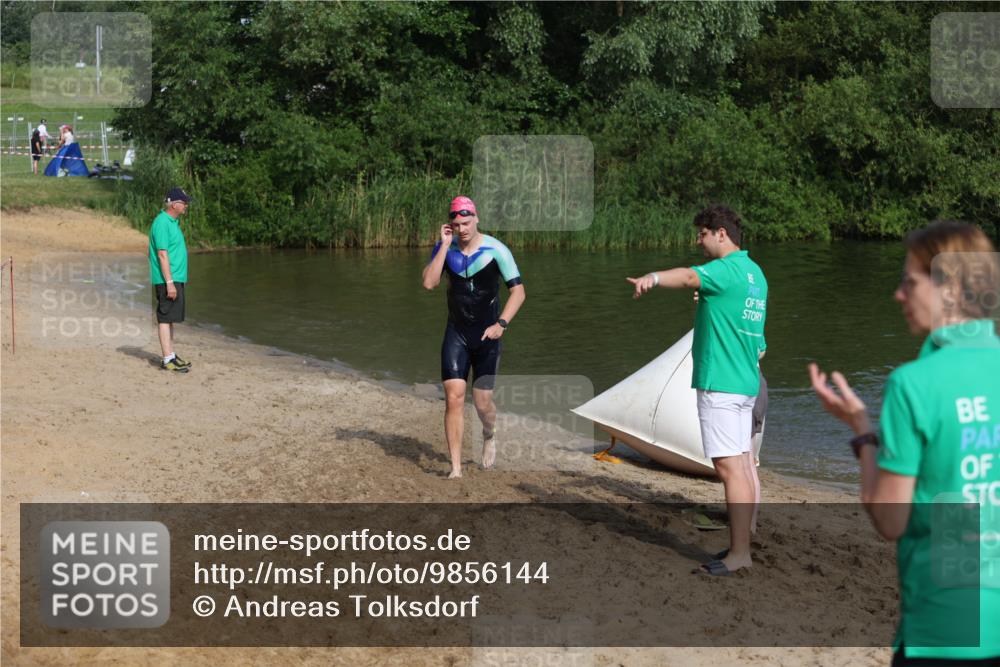 21.06.2026 - 29. Vierlanden-Triathlon Andreas Tolksdorf http://msf.ph/oto/9856144 21.06.2026 08:55:47 Schwimmen 87, 94 meine-sportfotos.de