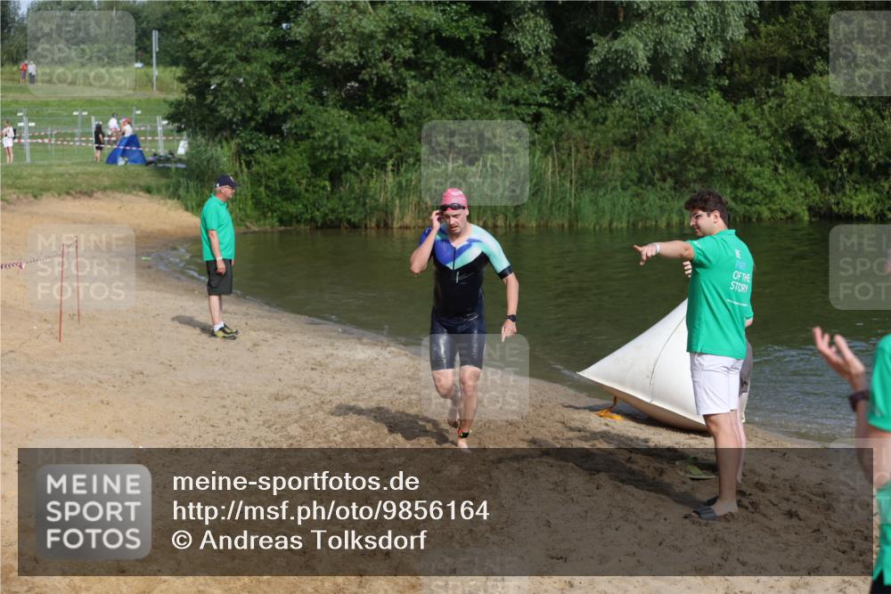 21.06.2026 - 29. Vierlanden-Triathlon Andreas Tolksdorf http://msf.ph/oto/9856164 21.06.2026 08:55:47 Schwimmen 87, 94 meine-sportfotos.de