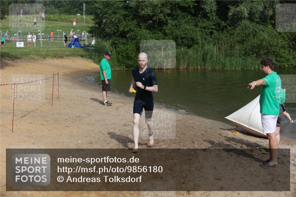 21.06.2026 - 29. Vierlanden-Triathlon Andreas Tolksdorf http://msf.ph/oto/9856180 21.06.2026 08:55:56 Schwimmen 87, 138 meine-sportfotos.de