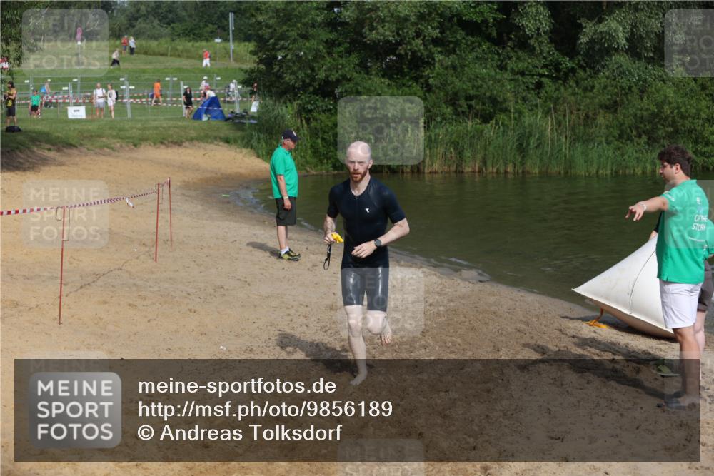 21.06.2026 - 29. Vierlanden-Triathlon Andreas Tolksdorf http://msf.ph/oto/9856189 21.06.2026 08:55:56 Schwimmen 87, 138 meine-sportfotos.de