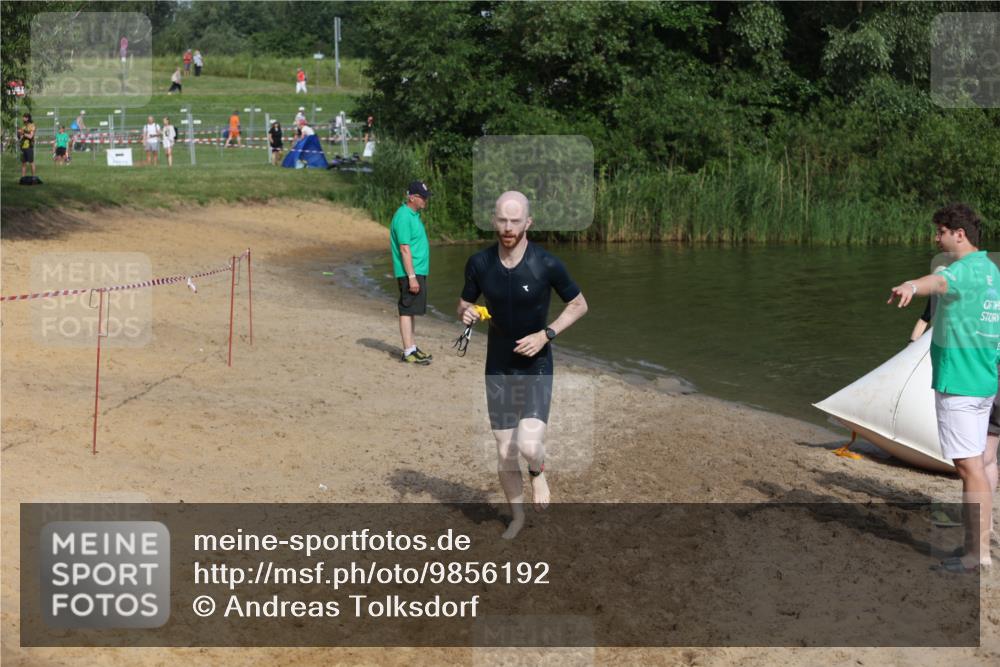 21.06.2026 - 29. Vierlanden-Triathlon Andreas Tolksdorf http://msf.ph/oto/9856192 21.06.2026 08:55:56 Schwimmen 87, 138 meine-sportfotos.de