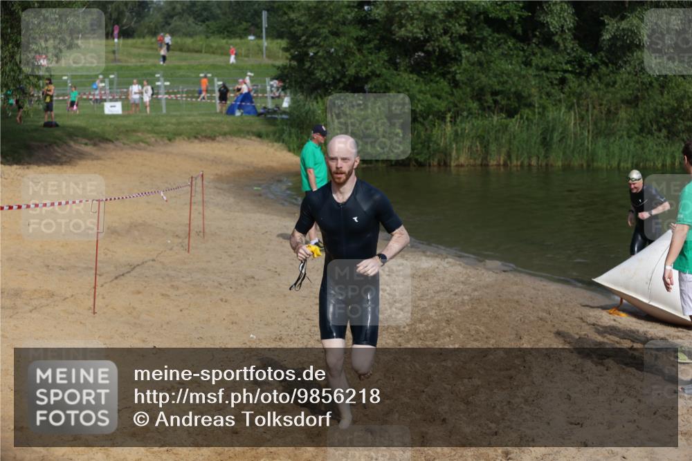 21.06.2026 - 29. Vierlanden-Triathlon Andreas Tolksdorf http://msf.ph/oto/9856218 21.06.2026 08:55:57 Schwimmen 87, 138 meine-sportfotos.de