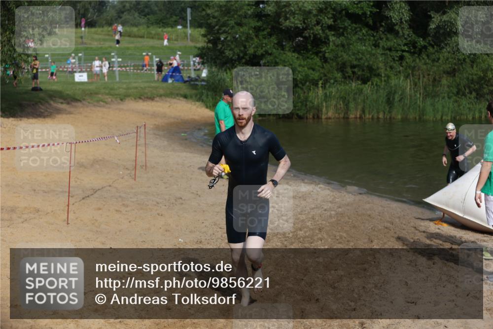 21.06.2026 - 29. Vierlanden-Triathlon Andreas Tolksdorf http://msf.ph/oto/9856221 21.06.2026 08:55:57 Schwimmen 87, 138 meine-sportfotos.de
