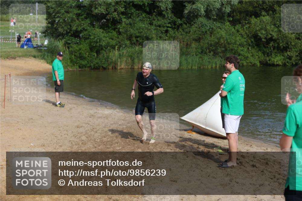 21.06.2026 - 29. Vierlanden-Triathlon Andreas Tolksdorf http://msf.ph/oto/9856239 21.06.2026 08:56:00 Schwimmen 138 meine-sportfotos.de