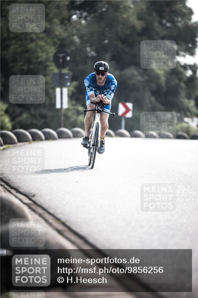 21.06.2026 - 29. Vierlanden-Triathlon H.Heesch http://msf.ph/oto/9856256 21.06.2026 08:59:28 Radfahren 139 meine-sportfotos.de