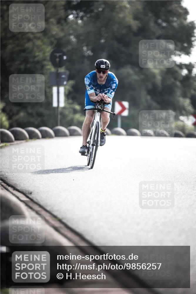 21.06.2026 - 29. Vierlanden-Triathlon H.Heesch http://msf.ph/oto/9856257 21.06.2026 08:59:28 Radfahren 139 meine-sportfotos.de