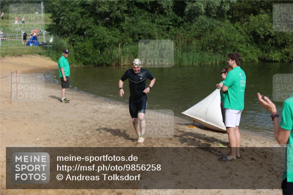 21.06.2026 - 29. Vierlanden-Triathlon Andreas Tolksdorf http://msf.ph/oto/9856258 21.06.2026 08:56:00 Schwimmen 138 meine-sportfotos.de