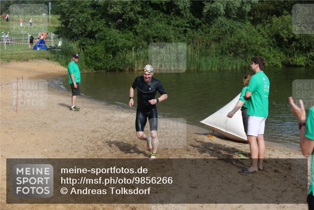 21.06.2026 - 29. Vierlanden-Triathlon Andreas Tolksdorf http://msf.ph/oto/9856266 21.06.2026 08:56:00 Schwimmen 138 meine-sportfotos.de