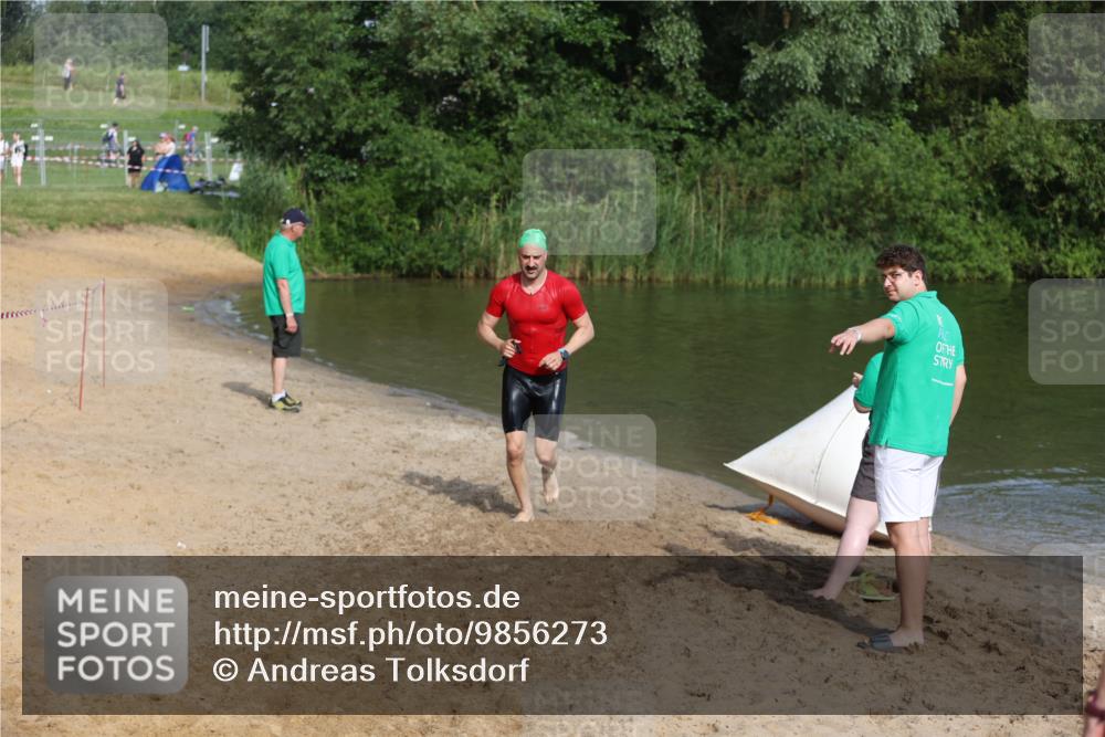 21.06.2026 - 29. Vierlanden-Triathlon Andreas Tolksdorf http://msf.ph/oto/9856273 21.06.2026 08:56:17 Schwimmen 121 meine-sportfotos.de
