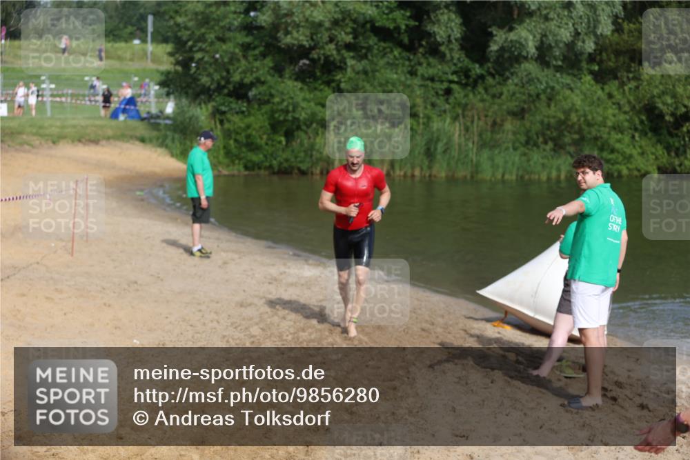 21.06.2026 - 29. Vierlanden-Triathlon Andreas Tolksdorf http://msf.ph/oto/9856280 21.06.2026 08:56:17 Schwimmen 121 meine-sportfotos.de