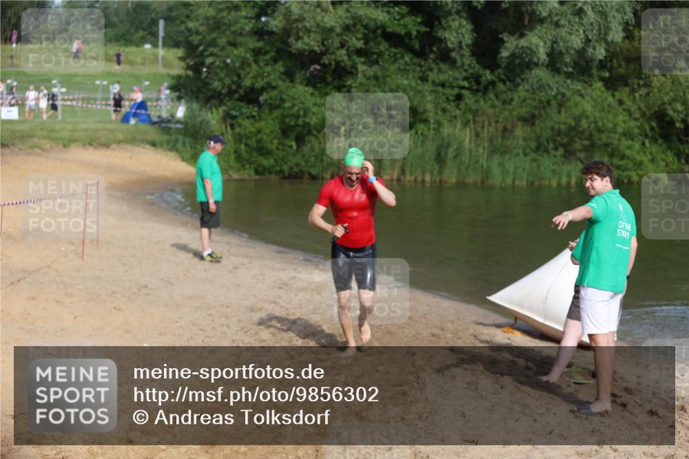 21.06.2026 - 29. Vierlanden-Triathlon Andreas Tolksdorf http://msf.ph/oto/9856302 21.06.2026 08:56:17 Schwimmen 121 meine-sportfotos.de