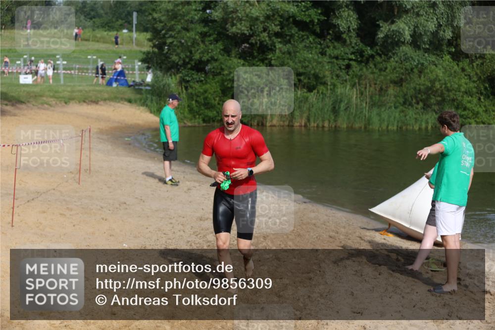 21.06.2026 - 29. Vierlanden-Triathlon Andreas Tolksdorf http://msf.ph/oto/9856309 21.06.2026 08:56:19 Schwimmen 121 meine-sportfotos.de