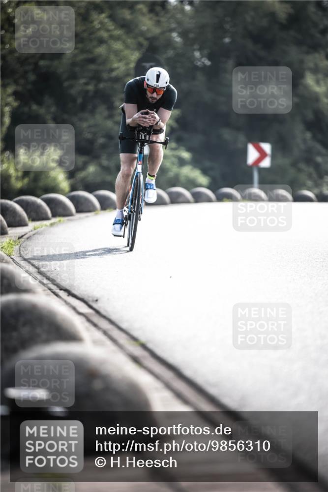 21.06.2026 - 29. Vierlanden-Triathlon H.Heesch http://msf.ph/oto/9856310 21.06.2026 08:59:47 Radfahren 135 meine-sportfotos.de