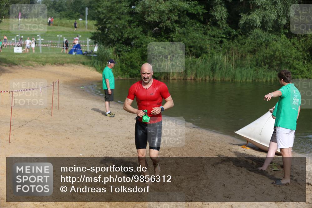 21.06.2026 - 29. Vierlanden-Triathlon Andreas Tolksdorf http://msf.ph/oto/9856312 21.06.2026 08:56:19 Schwimmen 121 meine-sportfotos.de