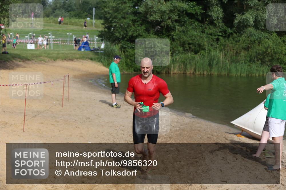 21.06.2026 - 29. Vierlanden-Triathlon Andreas Tolksdorf http://msf.ph/oto/9856320 21.06.2026 08:56:19 Schwimmen 121 meine-sportfotos.de