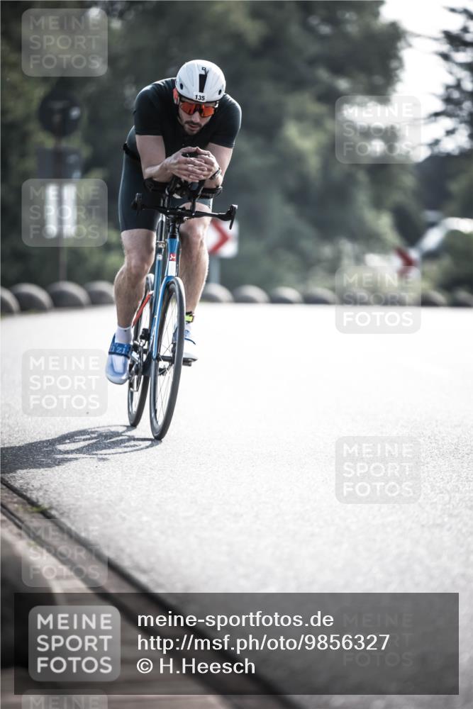 21.06.2026 - 29. Vierlanden-Triathlon H.Heesch http://msf.ph/oto/9856327 21.06.2026 08:59:48 Radfahren 135 meine-sportfotos.de