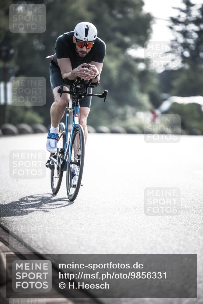 21.06.2026 - 29. Vierlanden-Triathlon H.Heesch http://msf.ph/oto/9856331 21.06.2026 08:59:48 Radfahren 135 meine-sportfotos.de