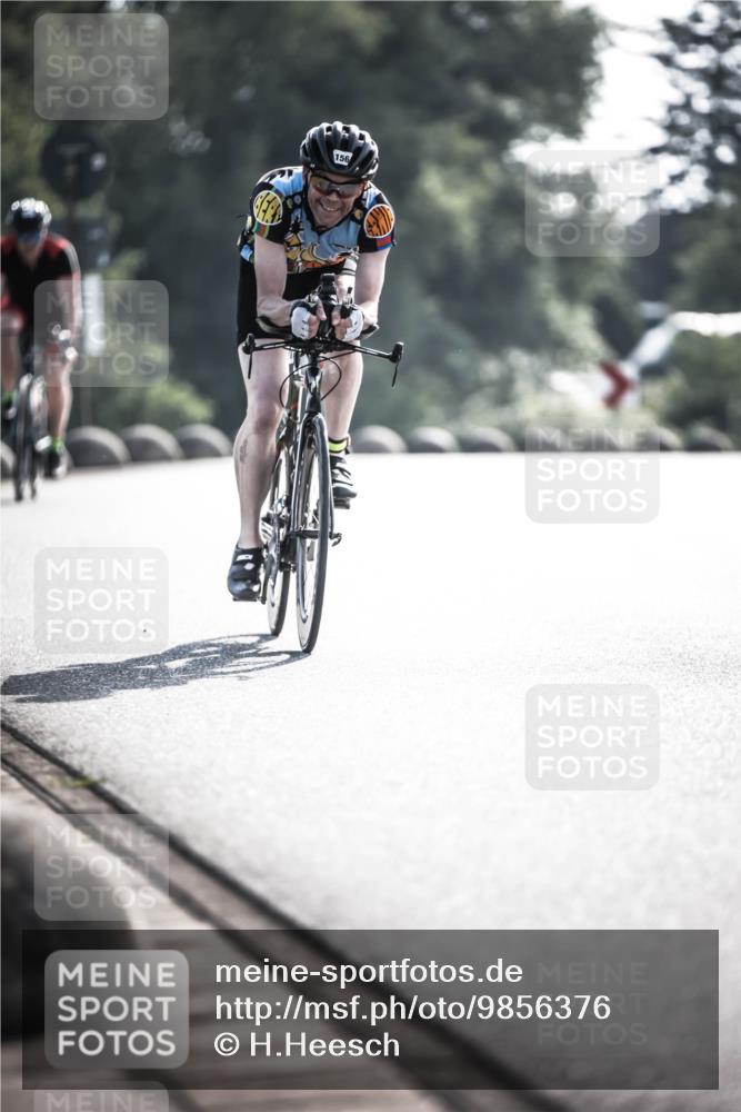 21.06.2026 - 29. Vierlanden-Triathlon H.Heesch http://msf.ph/oto/9856376 21.06.2026 09:00:35 Radfahren 48, 156 meine-sportfotos.de