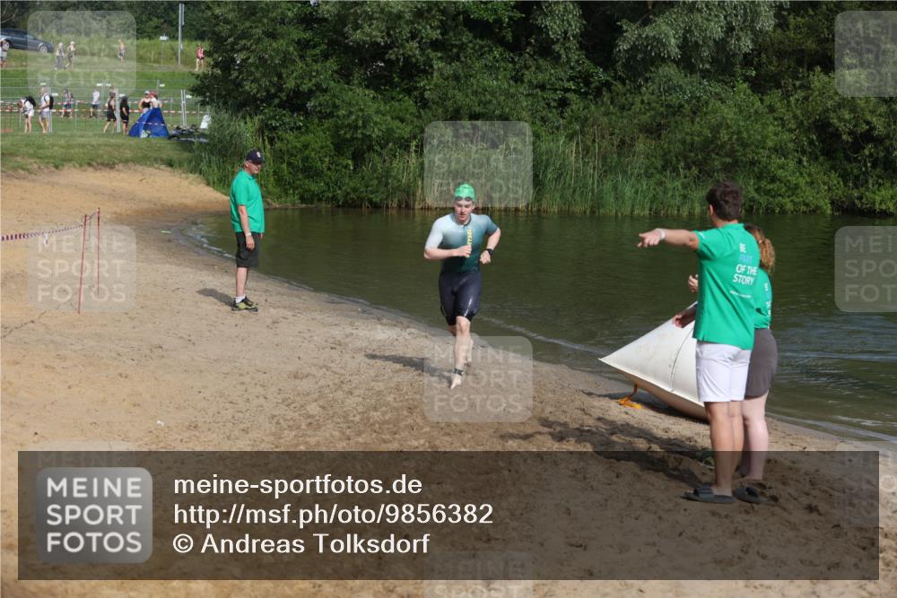 21.06.2026 - 29. Vierlanden-Triathlon Andreas Tolksdorf http://msf.ph/oto/9856382 21.06.2026 08:57:14 Schwimmen 41 meine-sportfotos.de