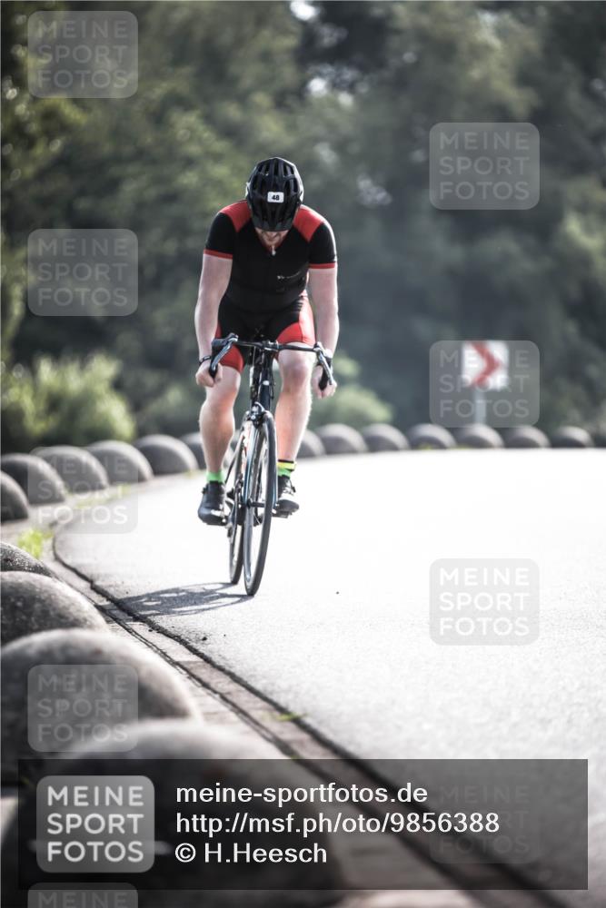 21.06.2026 - 29. Vierlanden-Triathlon H.Heesch http://msf.ph/oto/9856388 21.06.2026 09:00:37 Radfahren 48, 156 meine-sportfotos.de