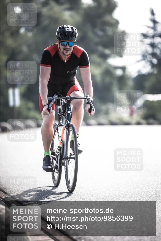 21.06.2026 - 29. Vierlanden-Triathlon H.Heesch http://msf.ph/oto/9856399 21.06.2026 09:00:38 Radfahren 48, 156 meine-sportfotos.de