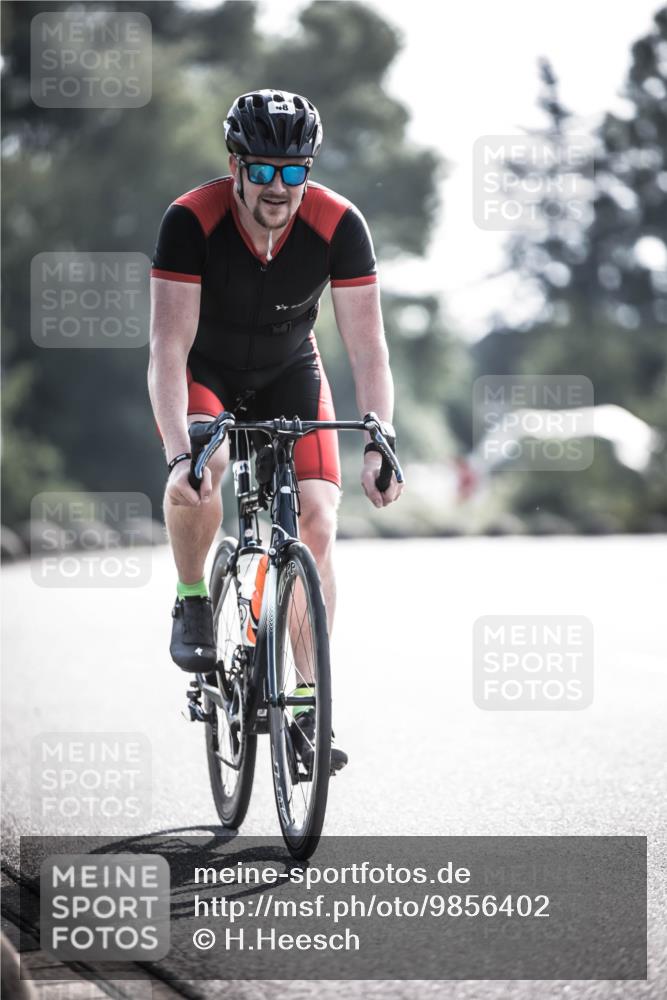 21.06.2026 - 29. Vierlanden-Triathlon H.Heesch http://msf.ph/oto/9856402 21.06.2026 09:00:38 Radfahren 48, 156 meine-sportfotos.de