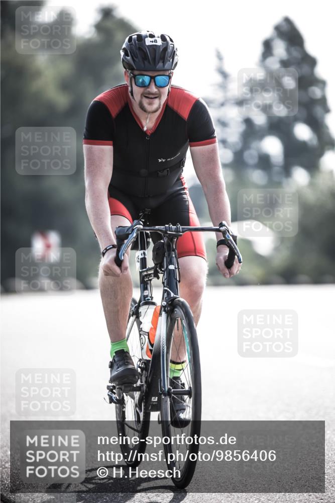 21.06.2026 - 29. Vierlanden-Triathlon H.Heesch http://msf.ph/oto/9856406 21.06.2026 09:00:38 Radfahren 48, 156 meine-sportfotos.de