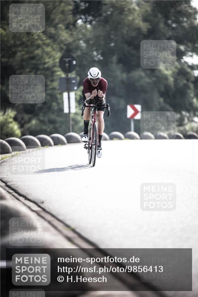 21.06.2026 - 29. Vierlanden-Triathlon H.Heesch http://msf.ph/oto/9856413 21.06.2026 09:00:47 Radfahren 157 meine-sportfotos.de
