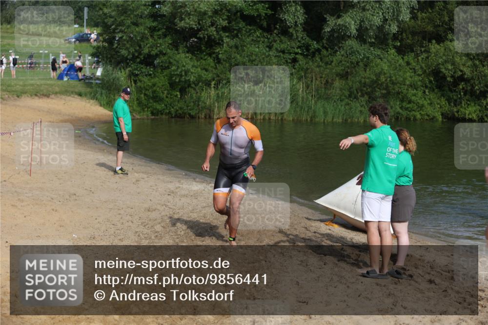 21.06.2026 - 29. Vierlanden-Triathlon Andreas Tolksdorf http://msf.ph/oto/9856441 21.06.2026 08:57:30 Schwimmen 120 meine-sportfotos.de