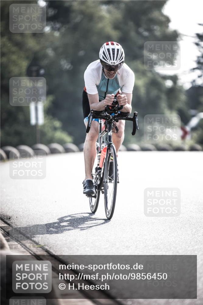21.06.2026 - 29. Vierlanden-Triathlon H.Heesch http://msf.ph/oto/9856450 21.06.2026 09:00:57 Radfahren 115 meine-sportfotos.de