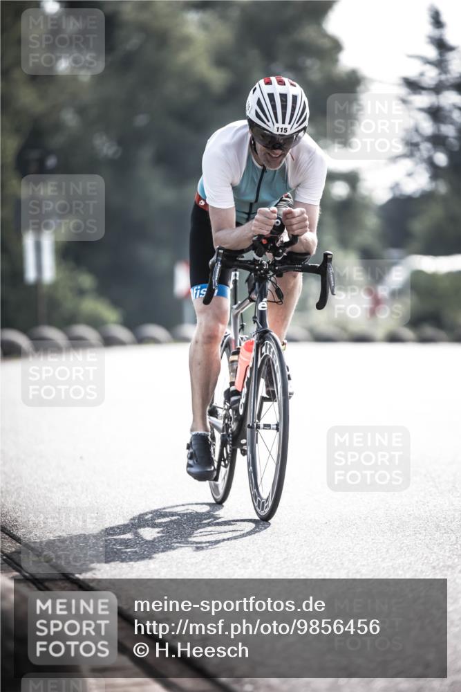21.06.2026 - 29. Vierlanden-Triathlon H.Heesch http://msf.ph/oto/9856456 21.06.2026 09:00:57 Radfahren 115 meine-sportfotos.de