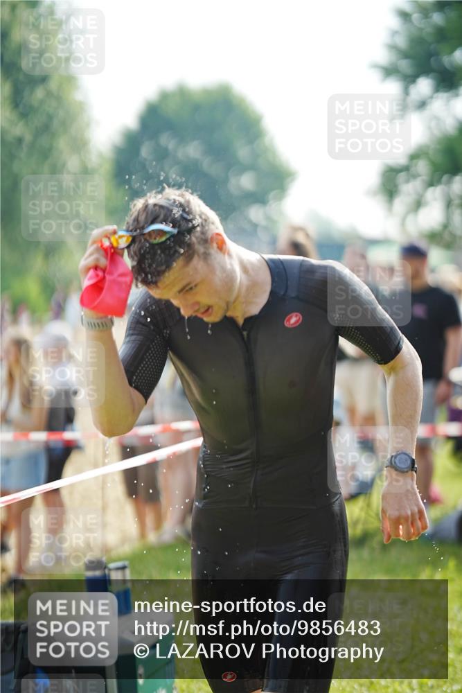 21.06.2026 - 29. Vierlanden-Triathlon LAZAROV Photography http://msf.ph/oto/9856483 21.06.2026 08:35:24 Schwimmen 79 meine-sportfotos.de