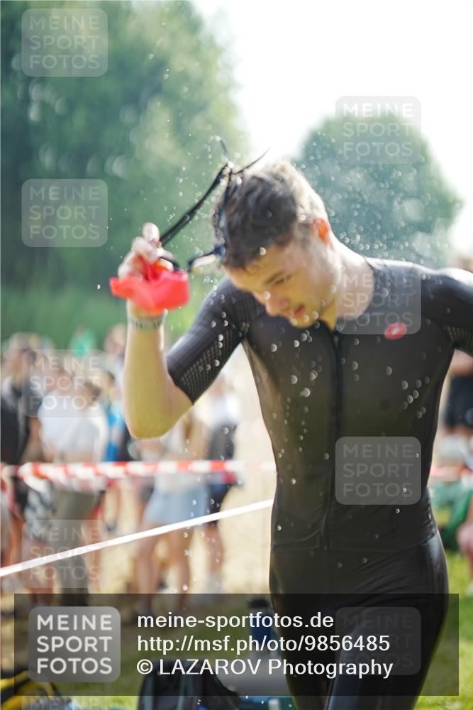 21.06.2026 - 29. Vierlanden-Triathlon LAZAROV Photography http://msf.ph/oto/9856485 21.06.2026 08:35:24 Schwimmen 79 meine-sportfotos.de