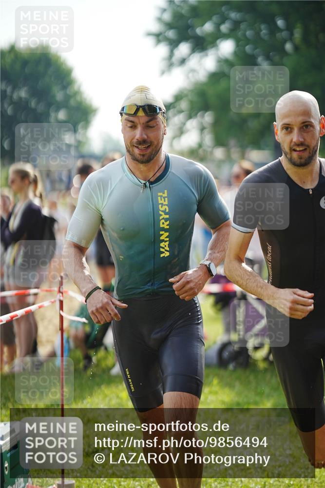 21.06.2026 - 29. Vierlanden-Triathlon LAZAROV Photography http://msf.ph/oto/9856494 21.06.2026 08:35:30 Schwimmen 23, 49, 79 meine-sportfotos.de