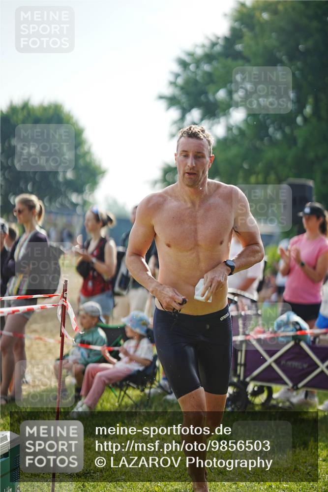 21.06.2026 - 29. Vierlanden-Triathlon LAZAROV Photography http://msf.ph/oto/9856503 21.06.2026 08:36:48 Schwimmen 207, 211 meine-sportfotos.de