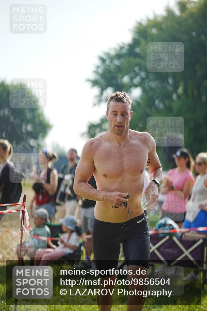 21.06.2026 - 29. Vierlanden-Triathlon LAZAROV Photography http://msf.ph/oto/9856504 21.06.2026 08:36:48 Schwimmen 207, 211 meine-sportfotos.de