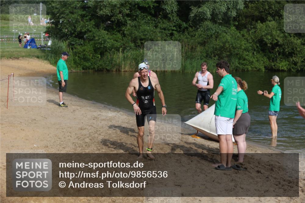 21.06.2026 - 29. Vierlanden-Triathlon Andreas Tolksdorf http://msf.ph/oto/9856536 21.06.2026 08:58:14 Schwimmen 8, 158 meine-sportfotos.de