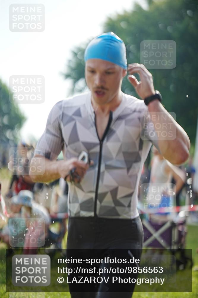 21.06.2026 - 29. Vierlanden-Triathlon LAZAROV Photography http://msf.ph/oto/9856563 21.06.2026 08:37:35 Schwimmen 31, 46, 107, 127 meine-sportfotos.de