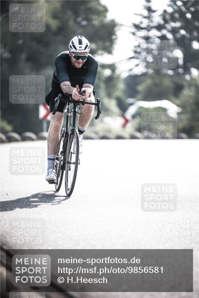 21.06.2026 - 29. Vierlanden-Triathlon H.Heesch http://msf.ph/oto/9856581 21.06.2026 09:01:28 Radfahren 80, 101, 151 meine-sportfotos.de