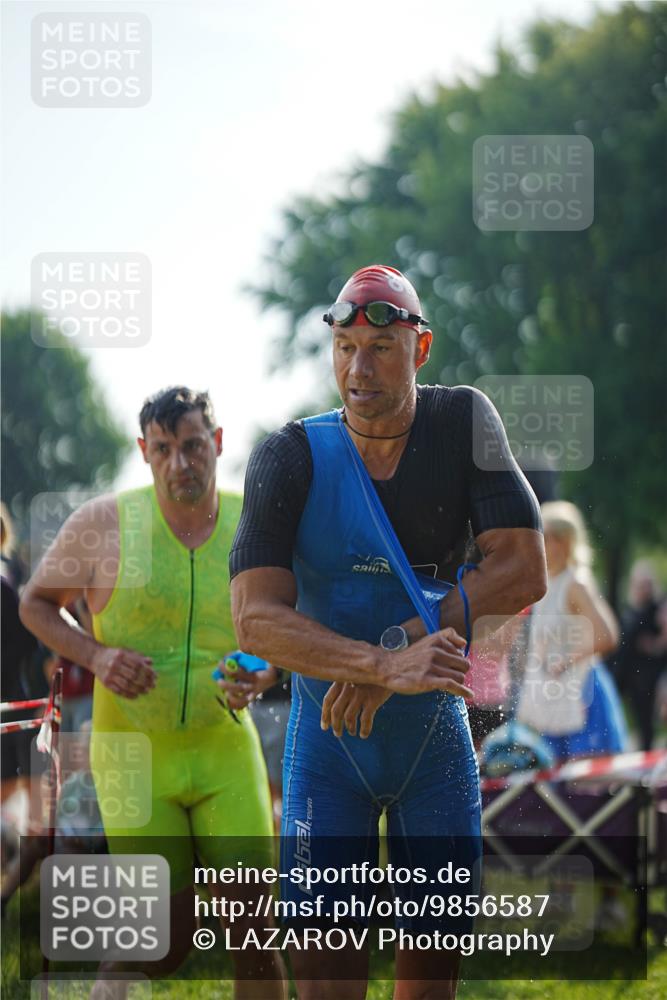 21.06.2026 - 29. Vierlanden-Triathlon LAZAROV Photography http://msf.ph/oto/9856587 21.06.2026 08:39:25 Schwimmen 32, 166, 212 meine-sportfotos.de