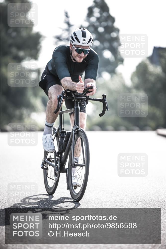 21.06.2026 - 29. Vierlanden-Triathlon H.Heesch http://msf.ph/oto/9856598 21.06.2026 09:01:29 Radfahren 80, 101 meine-sportfotos.de