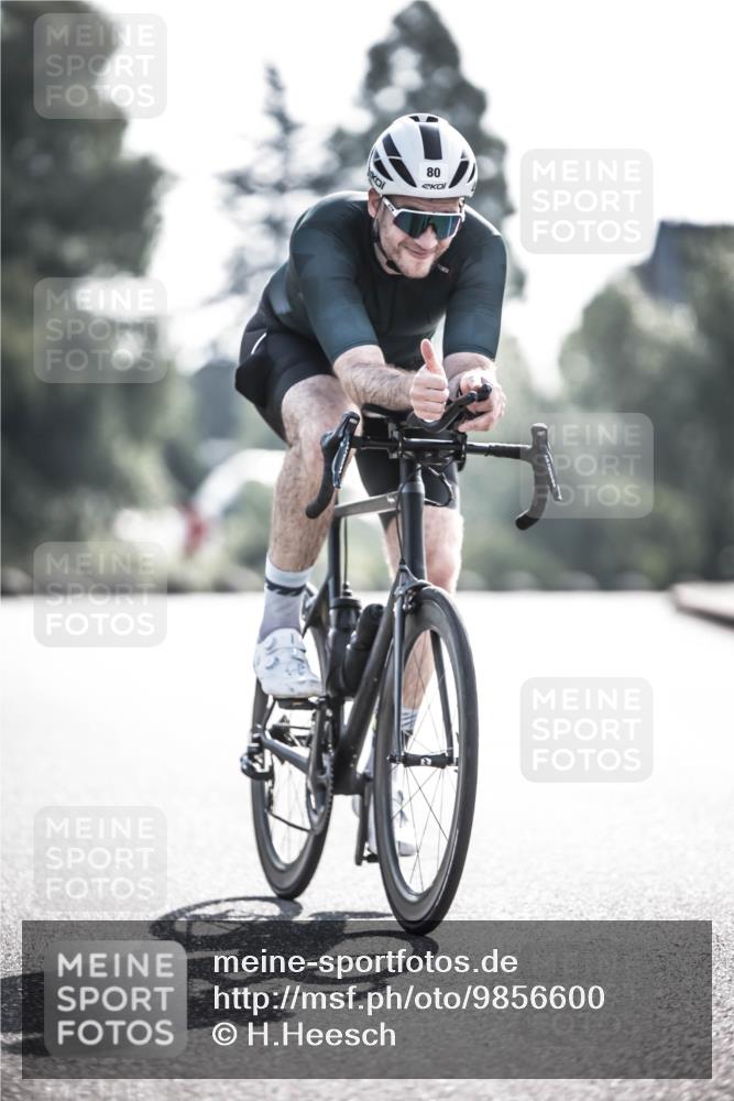 21.06.2026 - 29. Vierlanden-Triathlon H.Heesch http://msf.ph/oto/9856600 21.06.2026 09:01:29 Radfahren 80, 101 meine-sportfotos.de