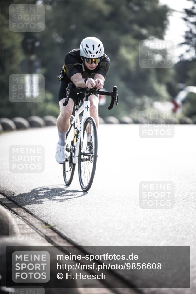21.06.2026 - 29. Vierlanden-Triathlon H.Heesch http://msf.ph/oto/9856608 21.06.2026 09:01:30 Radfahren 80, 101 meine-sportfotos.de