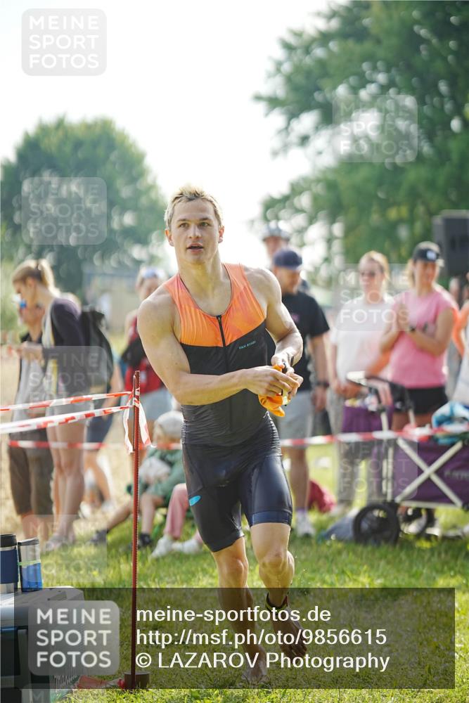 21.06.2026 - 29. Vierlanden-Triathlon LAZAROV Photography http://msf.ph/oto/9856615 21.06.2026 08:39:41 Schwimmen 3, 106 meine-sportfotos.de