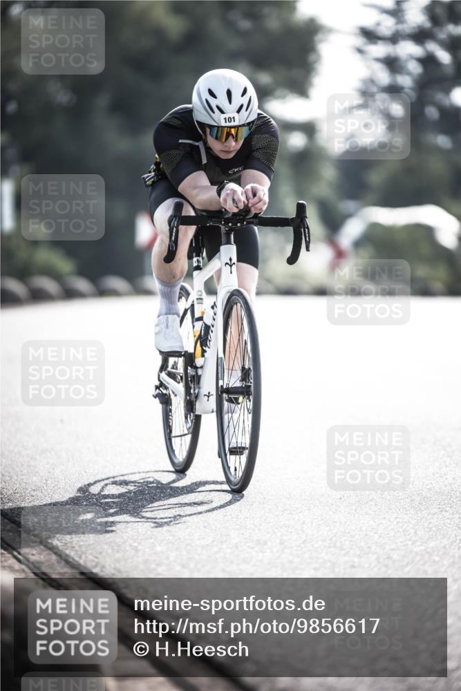 21.06.2026 - 29. Vierlanden-Triathlon H.Heesch http://msf.ph/oto/9856617 21.06.2026 09:01:31 Radfahren 80, 101, 161 meine-sportfotos.de