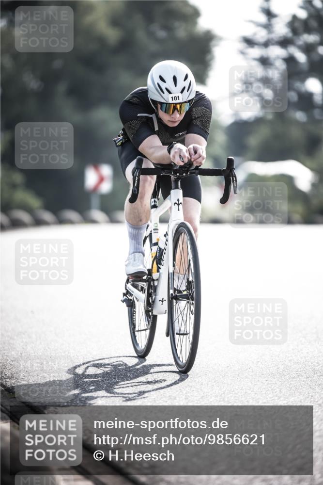 21.06.2026 - 29. Vierlanden-Triathlon H.Heesch http://msf.ph/oto/9856621 21.06.2026 09:01:31 Radfahren 80, 101, 161 meine-sportfotos.de